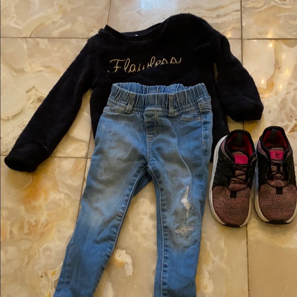 Outfit for 2 year old 2T and 7.5 shoes